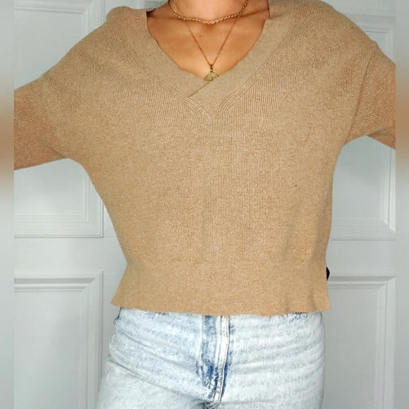 A&F Cream Beige Sweater - Picture 3 of 5